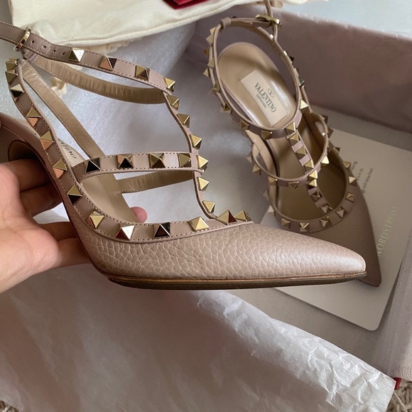 SOLD Valentino Rockstud Leather Slingback Pumps - Picture 5 of 11